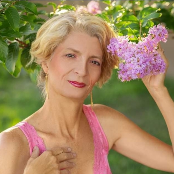 Meet your Posher, Penney - Picture 1 of 1